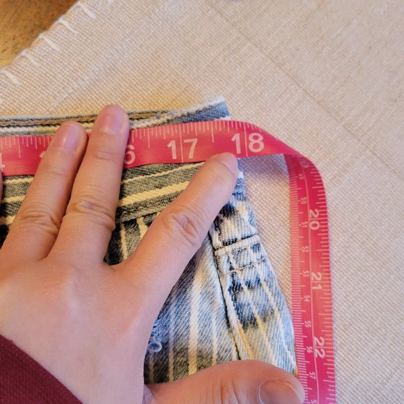 American Eagle Striped Distressed Jean Shorts - Picture 9 of 9